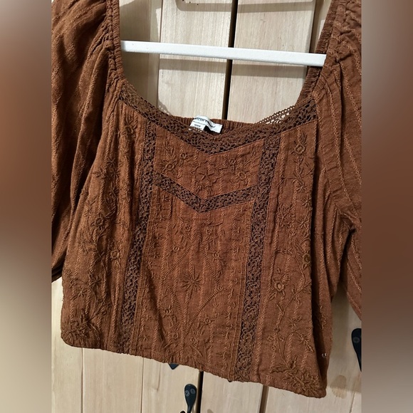 American Eagle Brown Embroidered Women's Crop Top - Picture 3 of 5